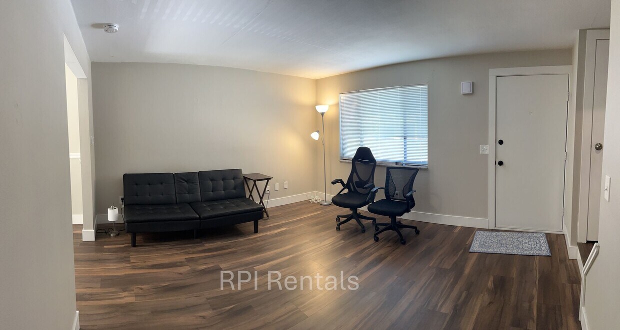 Shaler 2 Bedroom Townhouse - Shaler 2 Bedroom Townhouse