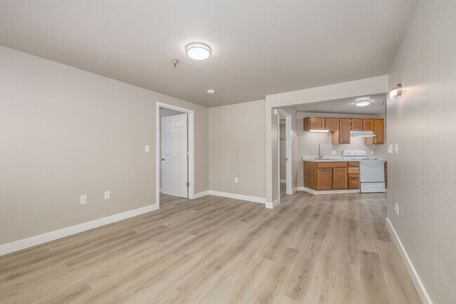 Building Photo - 209 Forest St