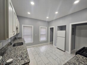 Building Photo - 320 Highland Ave