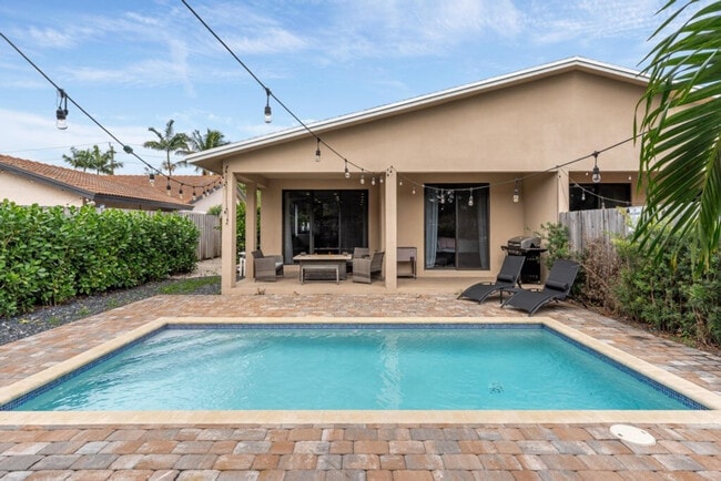 Foto del edificio - 828 SW 14th Ct