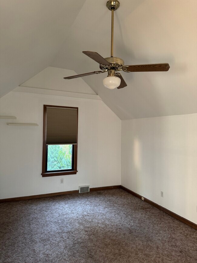 Building Photo - 3405 Woodbine Ave