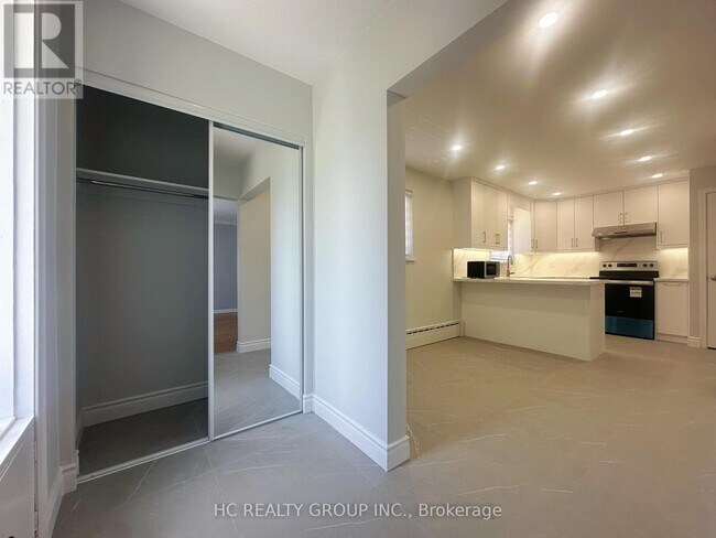 Building Photo - 6 Rosemount Dr