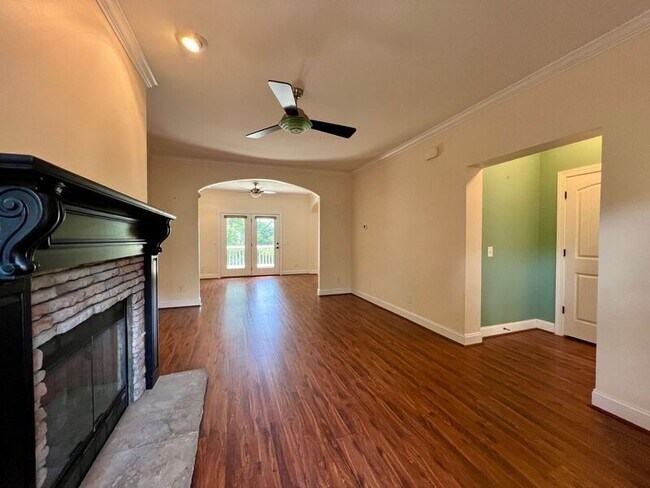 Foto del edificio - 279 S French Broad Ave