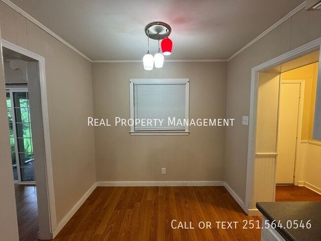 Foto del edificio - 4440 Nicholl Dr