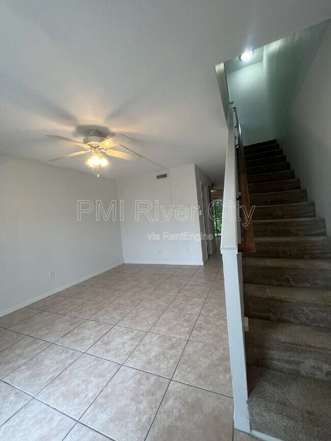 Foto del edificio - 2300 Twelve Oaks Dr