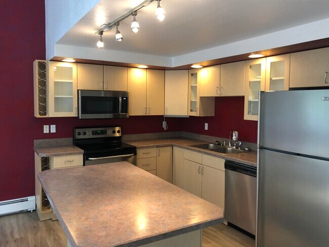 Cocina - 239 W Cook Ave