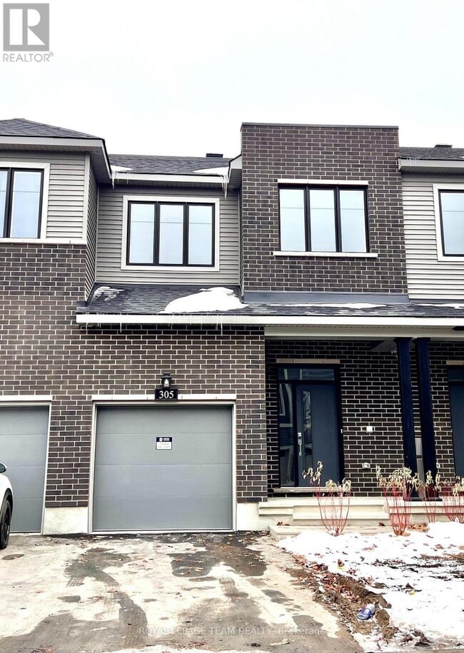 Building Photo - 305 Clearpath Private