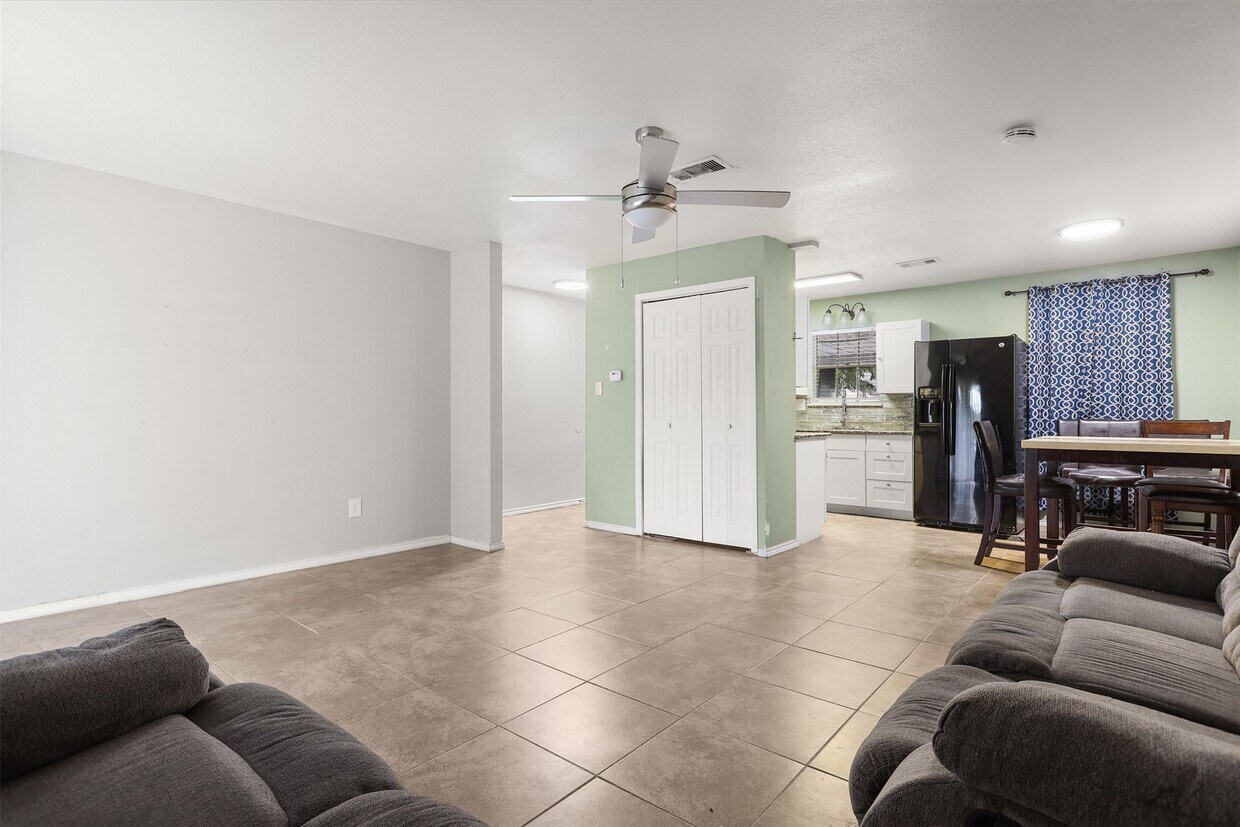 Foto principal - 8632 Brock Park Blvd
