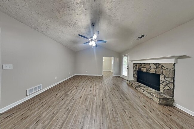 Building Photo - 3013 Rockview Dr