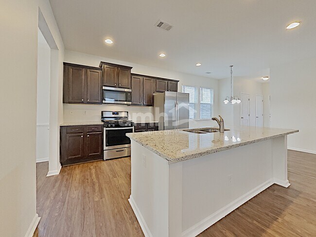 Foto del edificio - 323 Stoney Hollow Rd