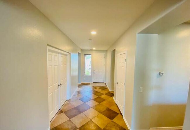 Building Photo - 44214 W Yucca Ln