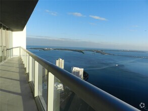 Building Photo - 495 Brickell Ave