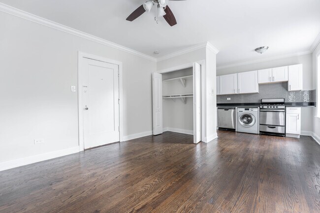 Foto del edificio - 2127 N Dayton St