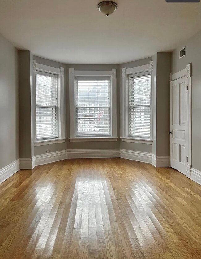 Building Photo - 3409 S Lowe Ave