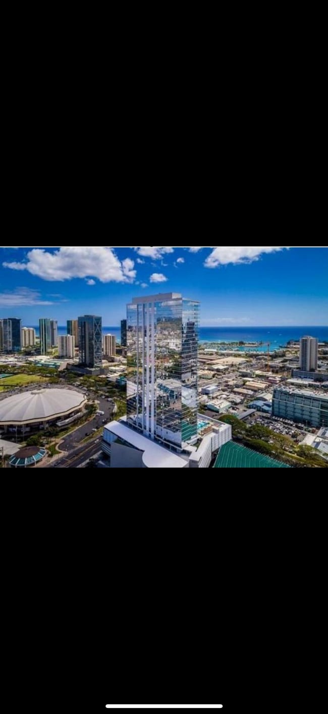 Building Photo - 888 Kapiolani Blvd