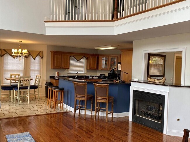 Foto del edificio - 19 Ruby Lake Ln