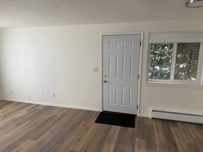 Building Photo - 2239 Yale Ave E