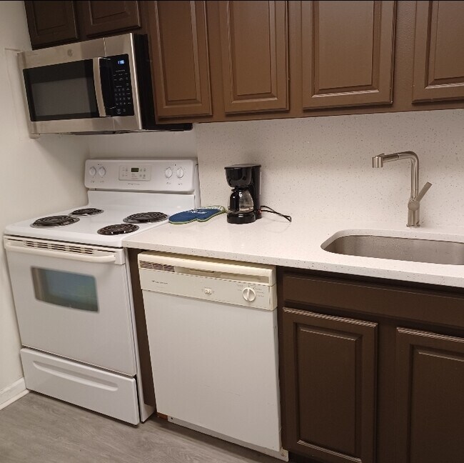 Building Photo - 655 Absecon Blvd