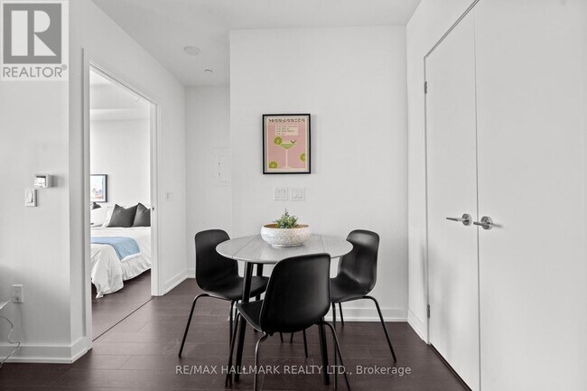 Photo du bâtiment - 238 Simcoe St