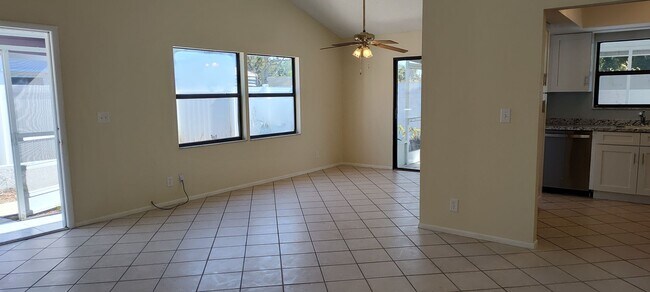 Foto del edificio - 2BR 2BA DUPLEX IN PELICAN COVE WEST