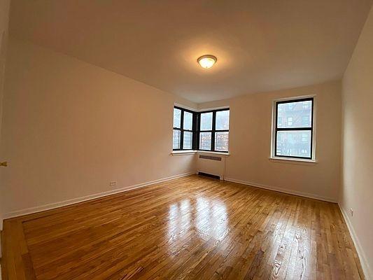 Building Photo - 3 bedroom in BRONX NY 10471