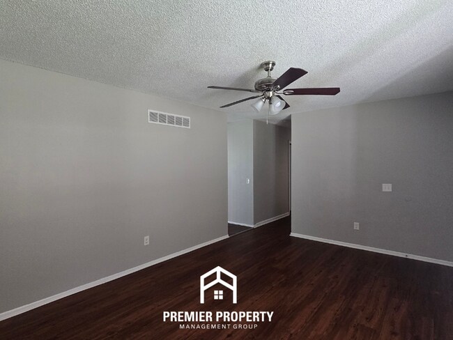Foto del edificio - 2442 Soundview Ct