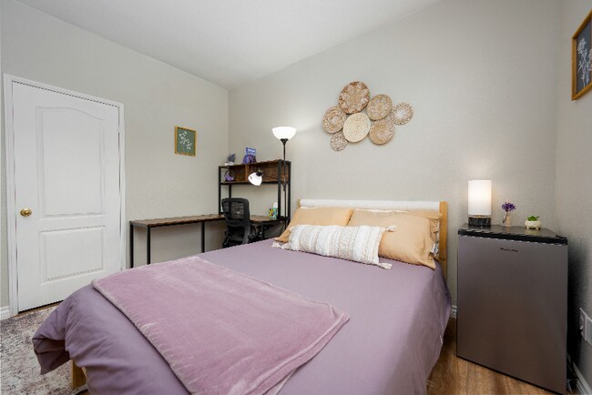 Foto del edificio - 4760 Sandalwood Way