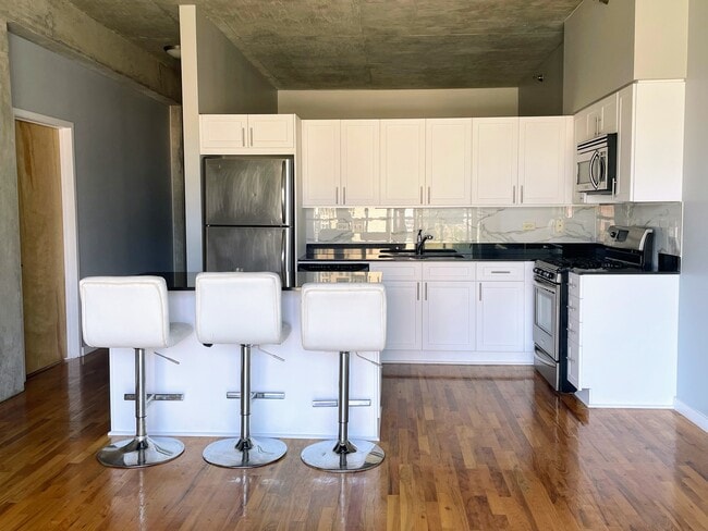 Building Photo - 1620 S Michigan Ave