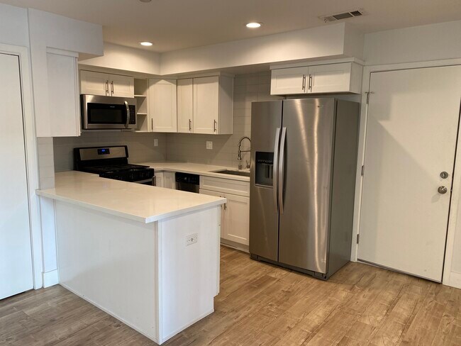 Kitchen - 10930 Hartsook St