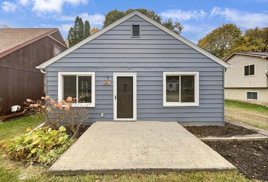 Foto principal - 6441 Crest Dr