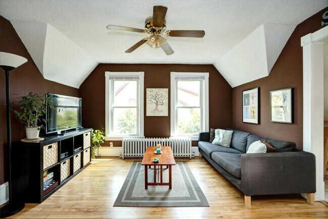 Foto del edificio - 3507 E 39th St