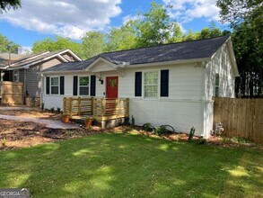 Building Photo - 1127 Dobbs Dr SE