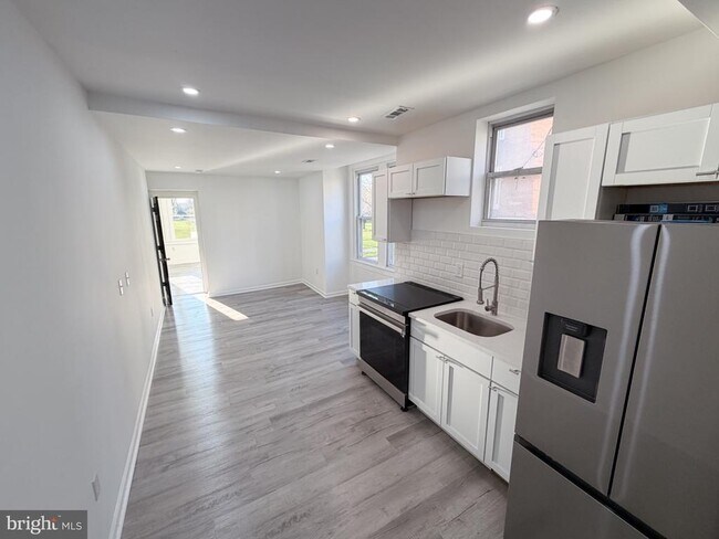 Building Photo - 1621 N 33rd St