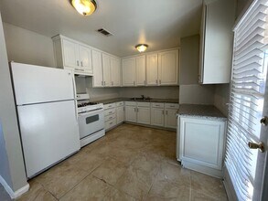 Building Photo - 7009 Oakland Cir
