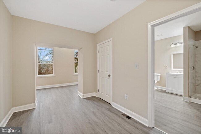 Building Photo - 3732 Towanda Ave