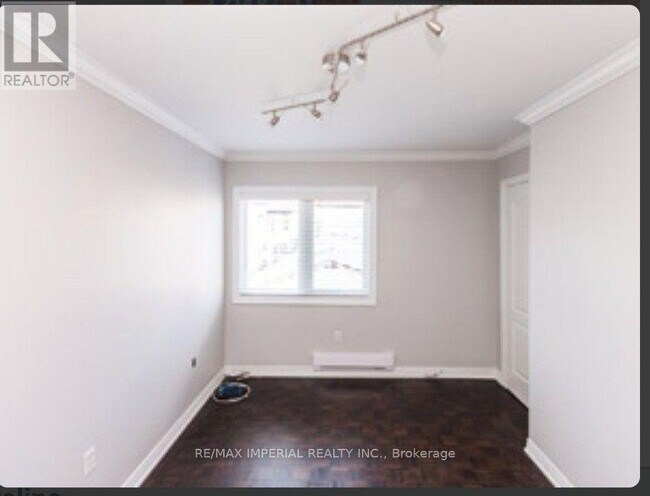 Photo du bâtiment - 714 R Dufferin St