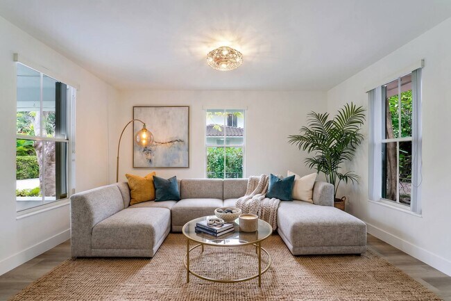 Building Photo - 3605 SW 37th Ave