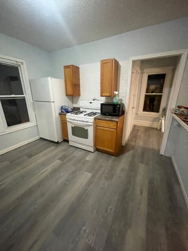 Foto del edificio - 1813-1815 Clayton Ave. (Duplex)