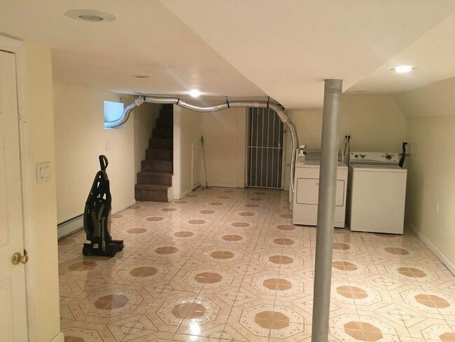 Foto del edificio - 8614 125th St