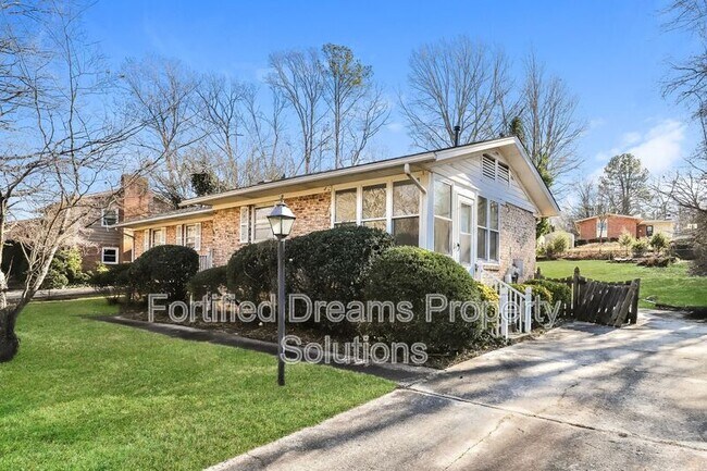 Foto del edificio - 1801 W Cone Blvd