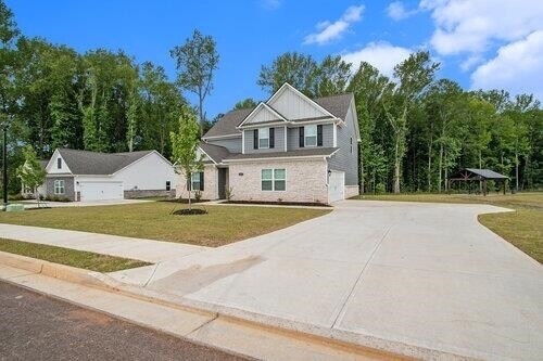 Building Photo - 813 Robbie Ln