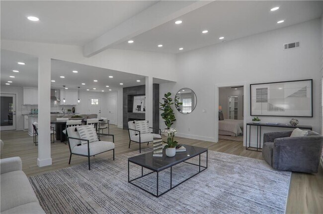 Foto del edificio - 2041 Briarcliff Rd NE