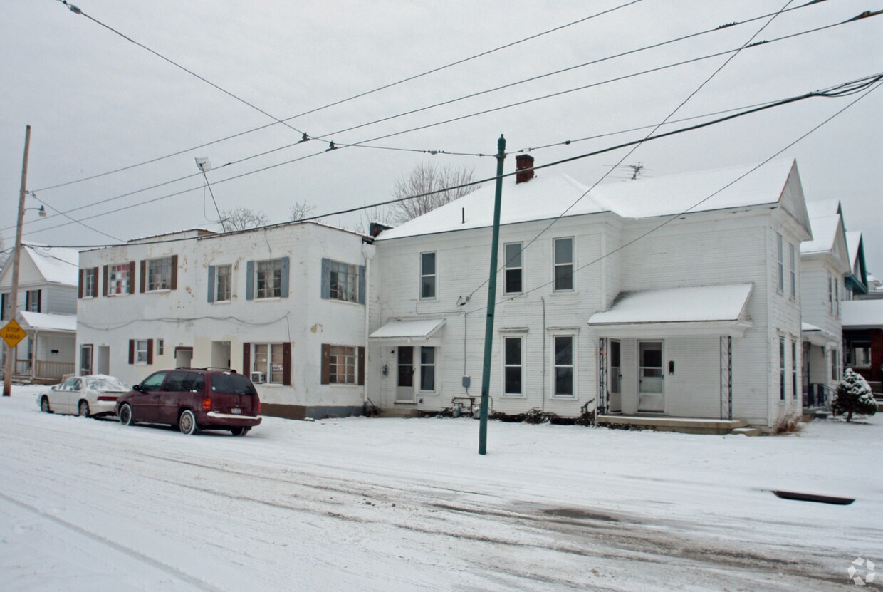 Primary Photo - 800 Lorain Ave