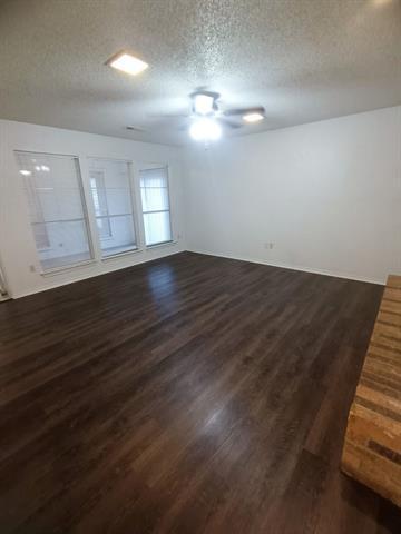 Foto del edificio - 6439 Brookhaven Trail
