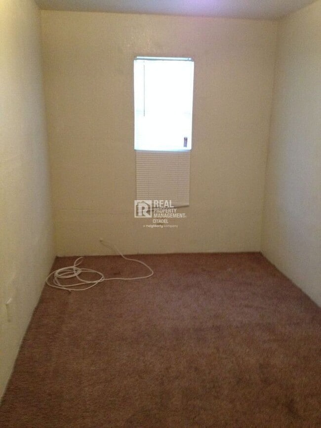 Foto del edificio - 170 E Claremont St