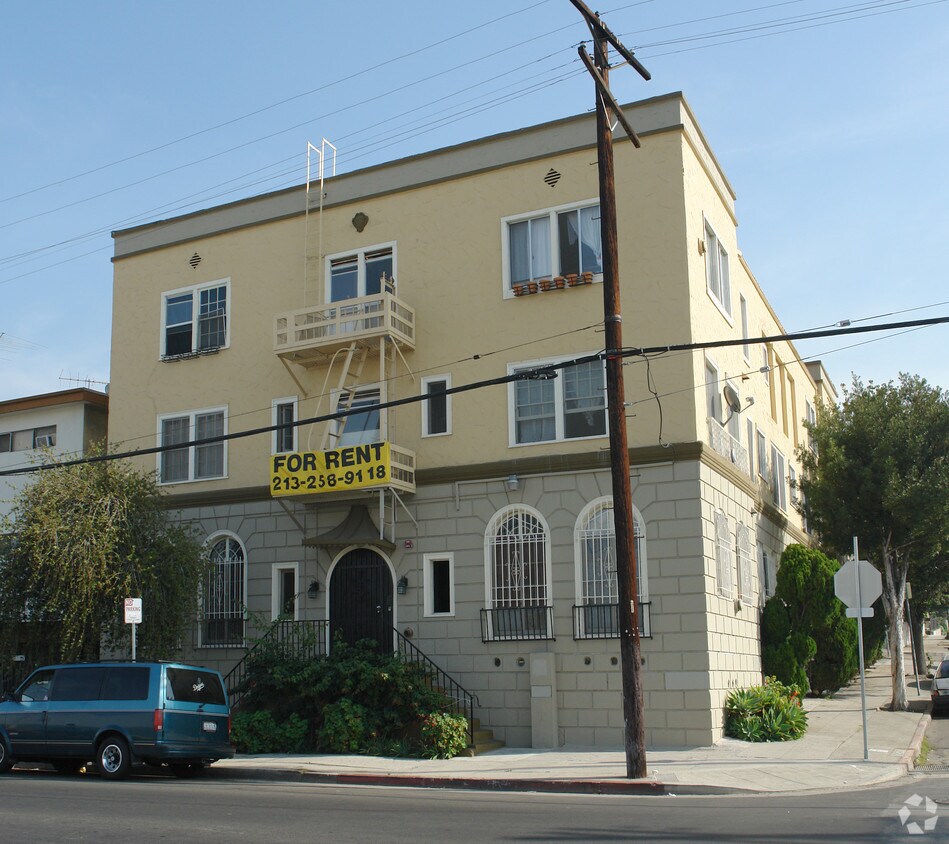 Building Photo - 300 N Bonnie Brae St