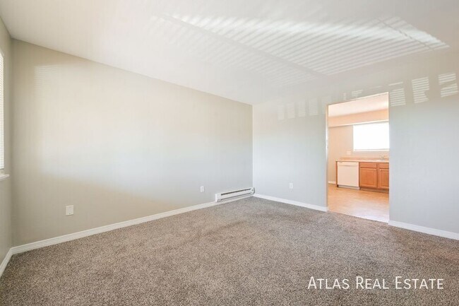 Building Photo - 960 Bishop Ct