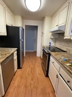 Building Photo - 2100 E 2nd St