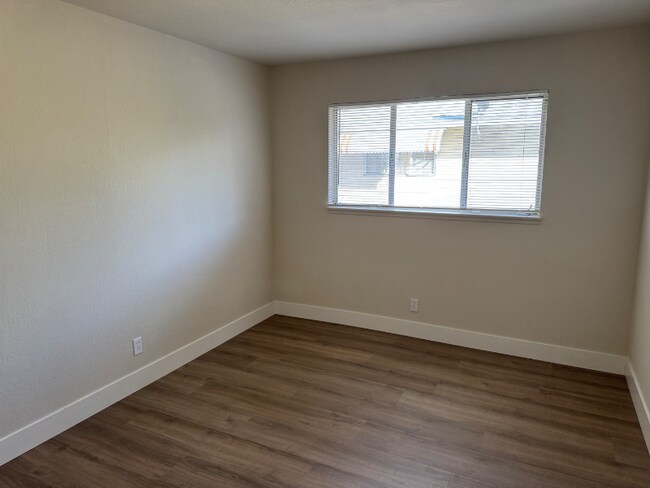 Building Photo - 977 Clark