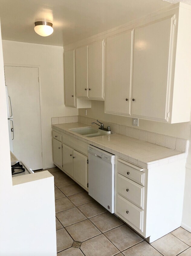 Kitchen - 938 17th St